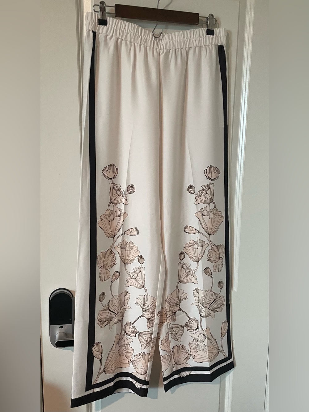 H&M Floral Print pants